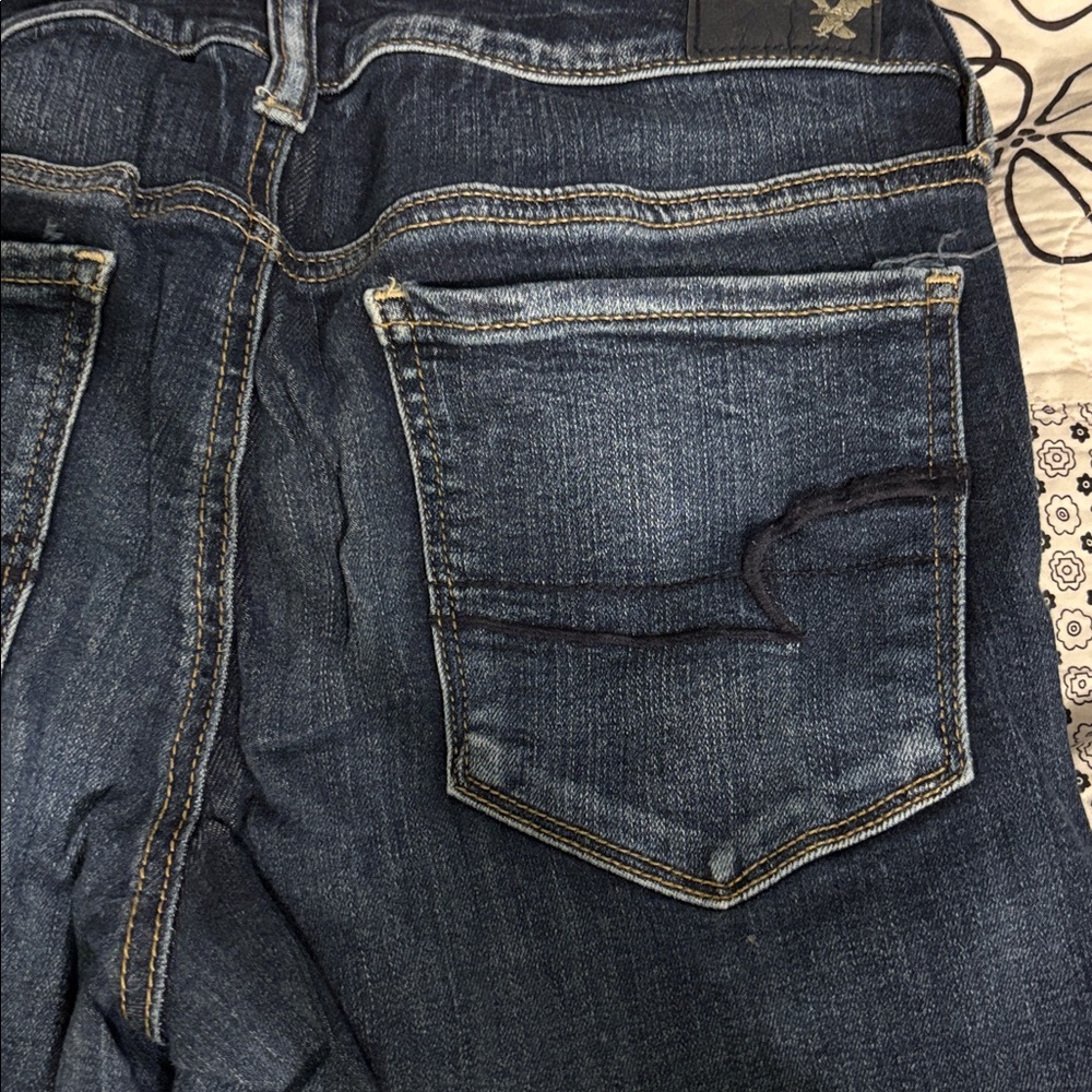 American Eagle Outfitters Women's Skinny Jeans in Dark Blue Wash - Picture 7 of 8